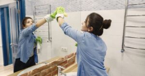 cleaning bathrooms naturally