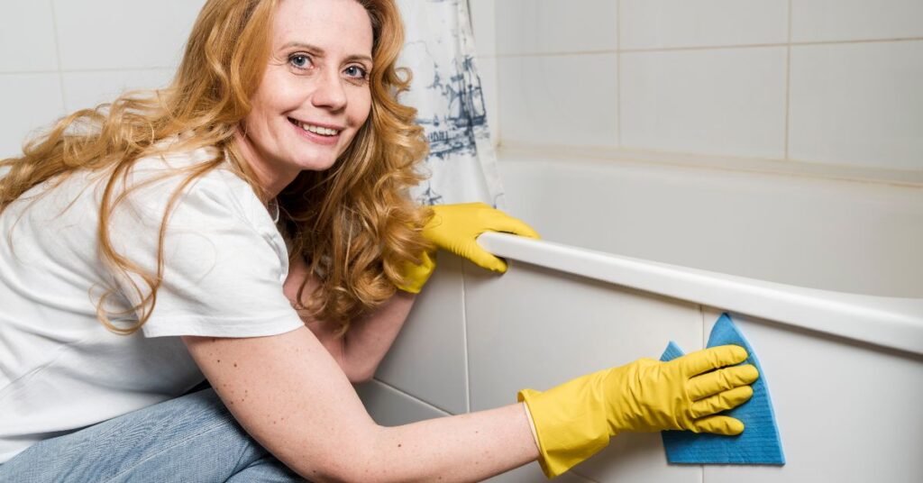 naturally cleaning bathrooms